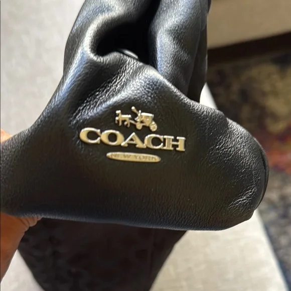 Coach Madison Black Shoulder Bag with Signature Monogram - Picture 5 of 7